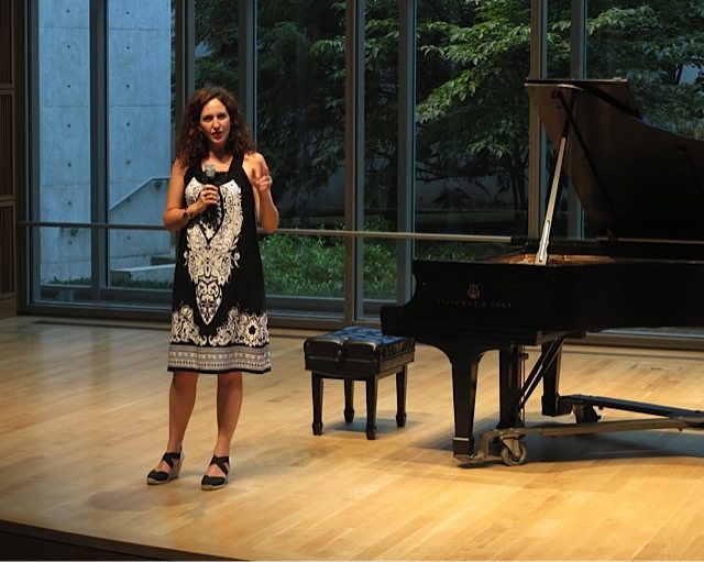 Events Coordinator Sophié van der Westhuizen welcomes audiences members to the Master Classes